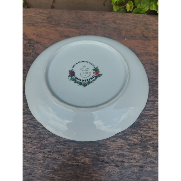 Seltmann Weiden Porcelain Waldbeere 7 1/2" Salad Plate Woodland Berries - Picture 2 of 2